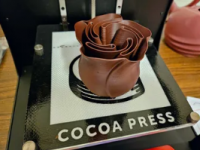 我用3D打印机打印了巧克力并吃了它