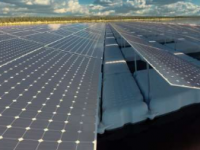浮动太阳能支持可持续发展的潜力